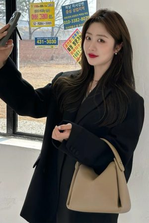 Women's Oversized Black Double-Breasted Suit Jacket - Trendy 2025 Spring Style, Loose Silhouette, High-End Fashion