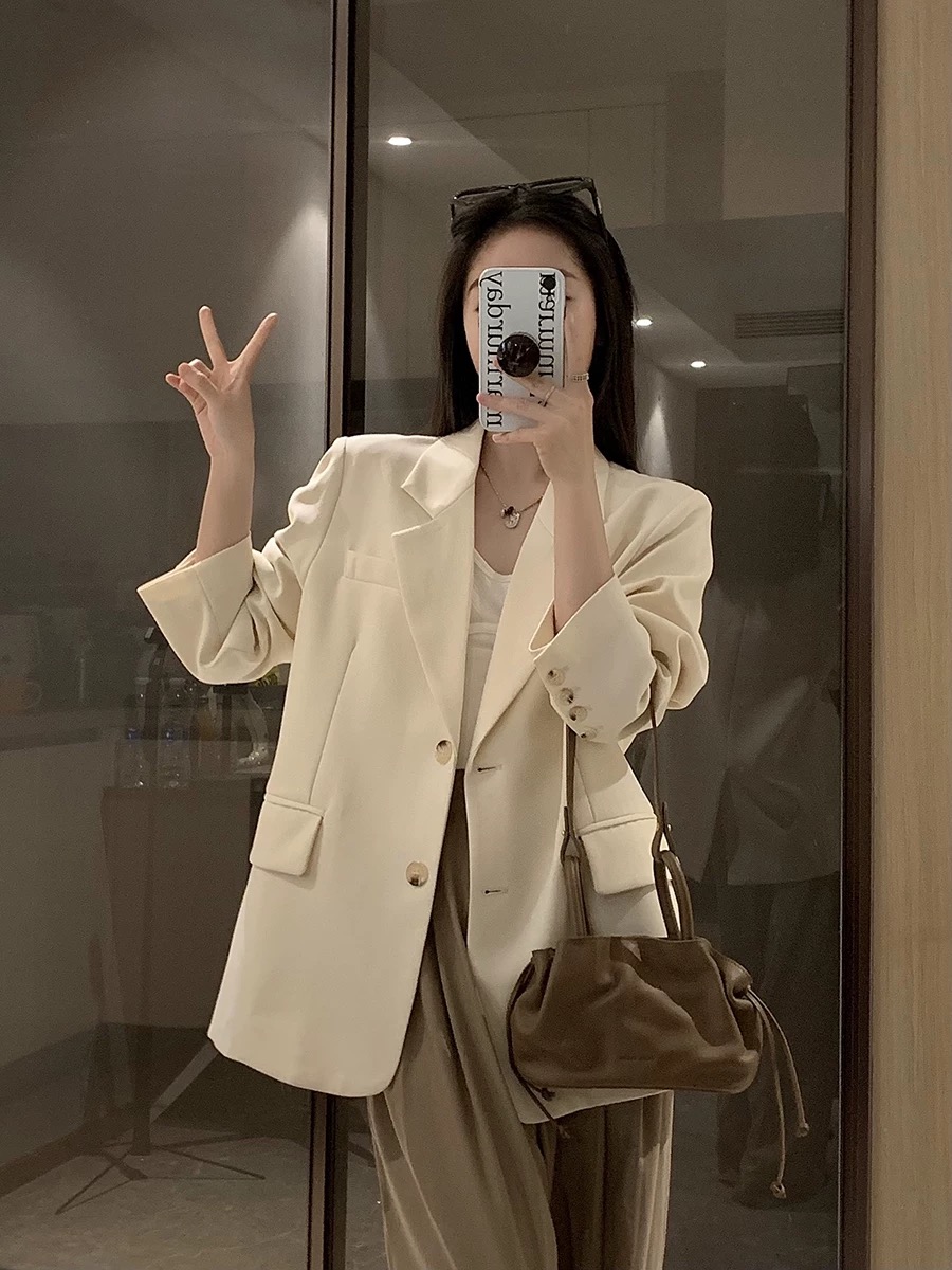 Women's Oversized Black Suit Jacket - Casual High-End Blazer for Petite Sizes, Spring Autumn 2025 Fashion Women's Oversized Black Suit Jacket - Casual High-End Blazer for Petite Sizes, Spring Autumn 2025 Fashion