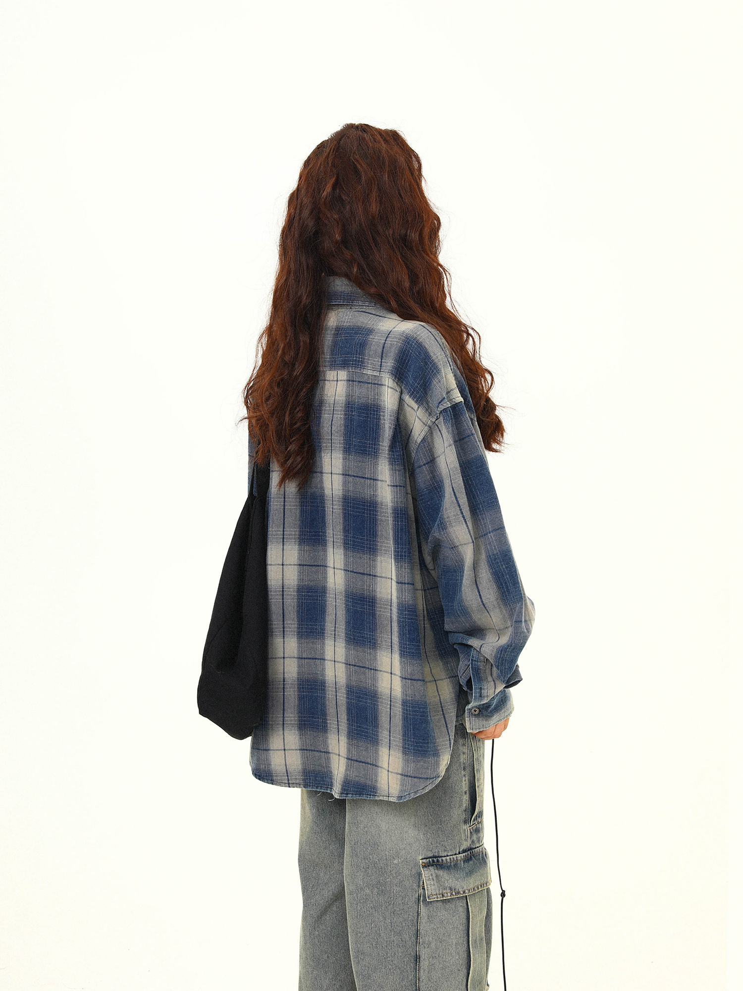 Women's Oversized Plaid Shirt - Retro American Street Style, Loose Fit Checkered Top for Autumn Fashion Women's Oversized Plaid Shirt - Retro American Street Style, Loose Fit Checkered Top for Autumn Fashion