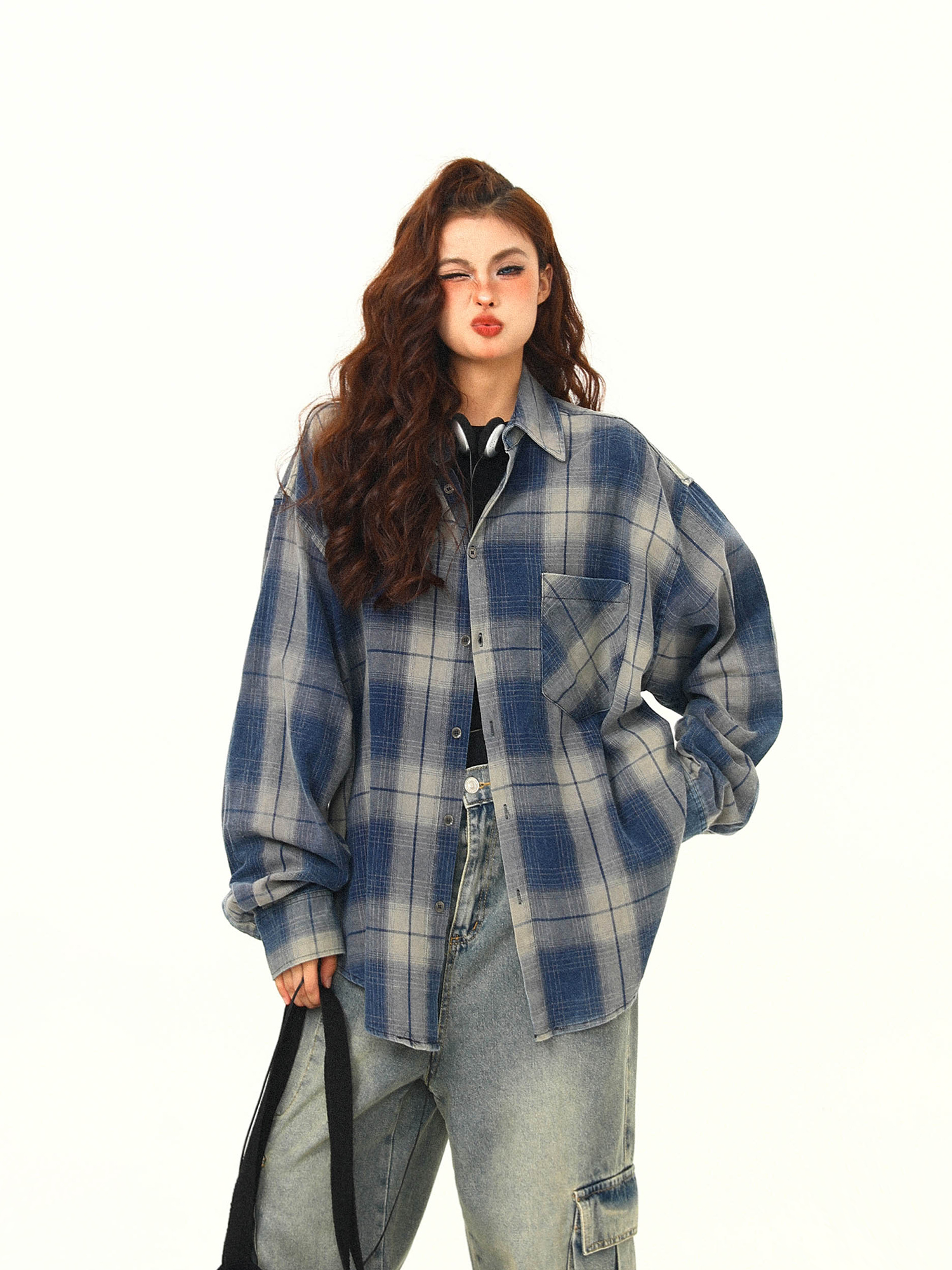 Women's Oversized Plaid Shirt - Retro American Street Style, Loose Fit Checkered Top for Autumn Fashion Women's Oversized Plaid Shirt - Retro American Street Style, Loose Fit Checkered Top for Autumn Fashion