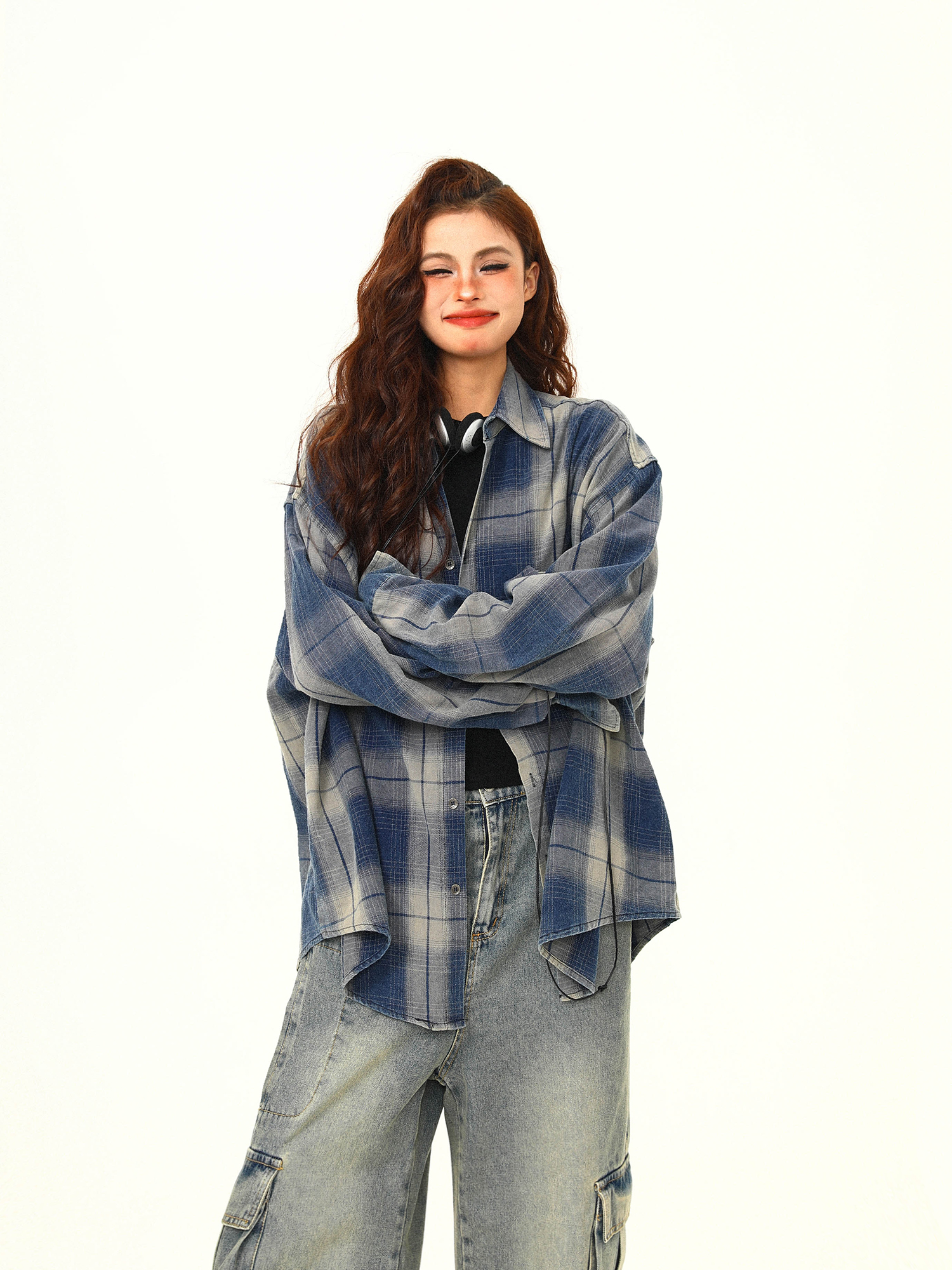 Women's Oversized Plaid Shirt - Retro American Street Style, Loose Fit Checkered Top for Autumn Fashion Women's Oversized Plaid Shirt - Retro American Street Style, Loose Fit Checkered Top for Autumn Fashion