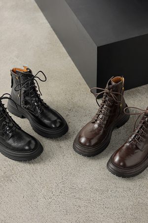 Women's Retro British Style Lace-Up Ankle Boots in Genuine Leather - Thick-Soled Martin Boots for Autumn and Winter Fashion