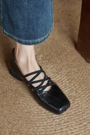Women's Retro French Mary Jane Ballet Flats - Genuine Leather, Square Toe, Cross Strap, Mid-Heel, Vintage Style
