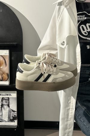 Women's Retro Hong Kong Style Board Shoes - Soft Sole, Breathable Design for Spring Summer, Trendy Niche Training Sneakers