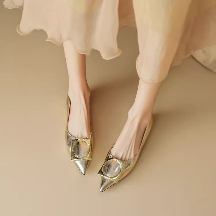 Women's Retro Pointed-Toe Flats - Stylish Versatile French Fashion Shallow Mouth Shoes for a Chic Italian Look Women's Retro Pointed-Toe Flats - Stylish Versatile French Fashion Shallow Mouth Shoes for a Chic Italian Look