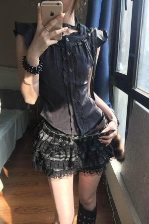 Women's Retro Ruffled Edge Spliced Gray Shirt, Slim Fit Flutter Sleeve Top for Summer, Vintage Subculture Style