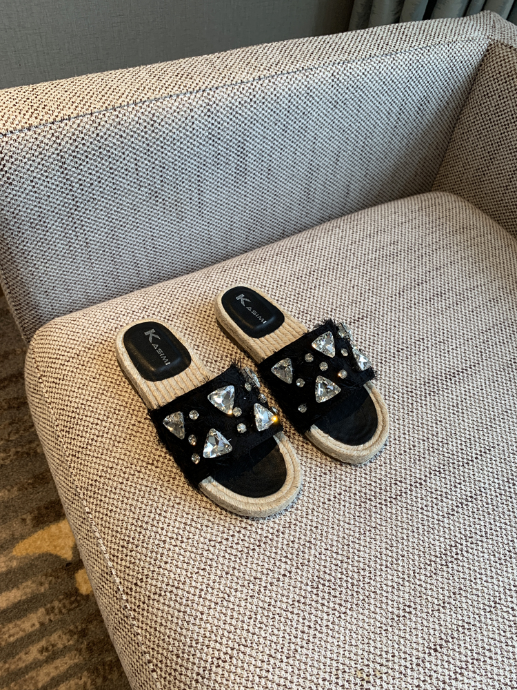 Women's Rhinestone Fisherman Sandals - Flat Woven One-Strap Slippers for Summer 2025 Outdoor Trend, Stylish and Comfortable Women's Rhinestone Fisherman Sandals - Flat Woven One-Strap Slippers for Summer 2025 Outdoor Trend, Stylish and Comfortable