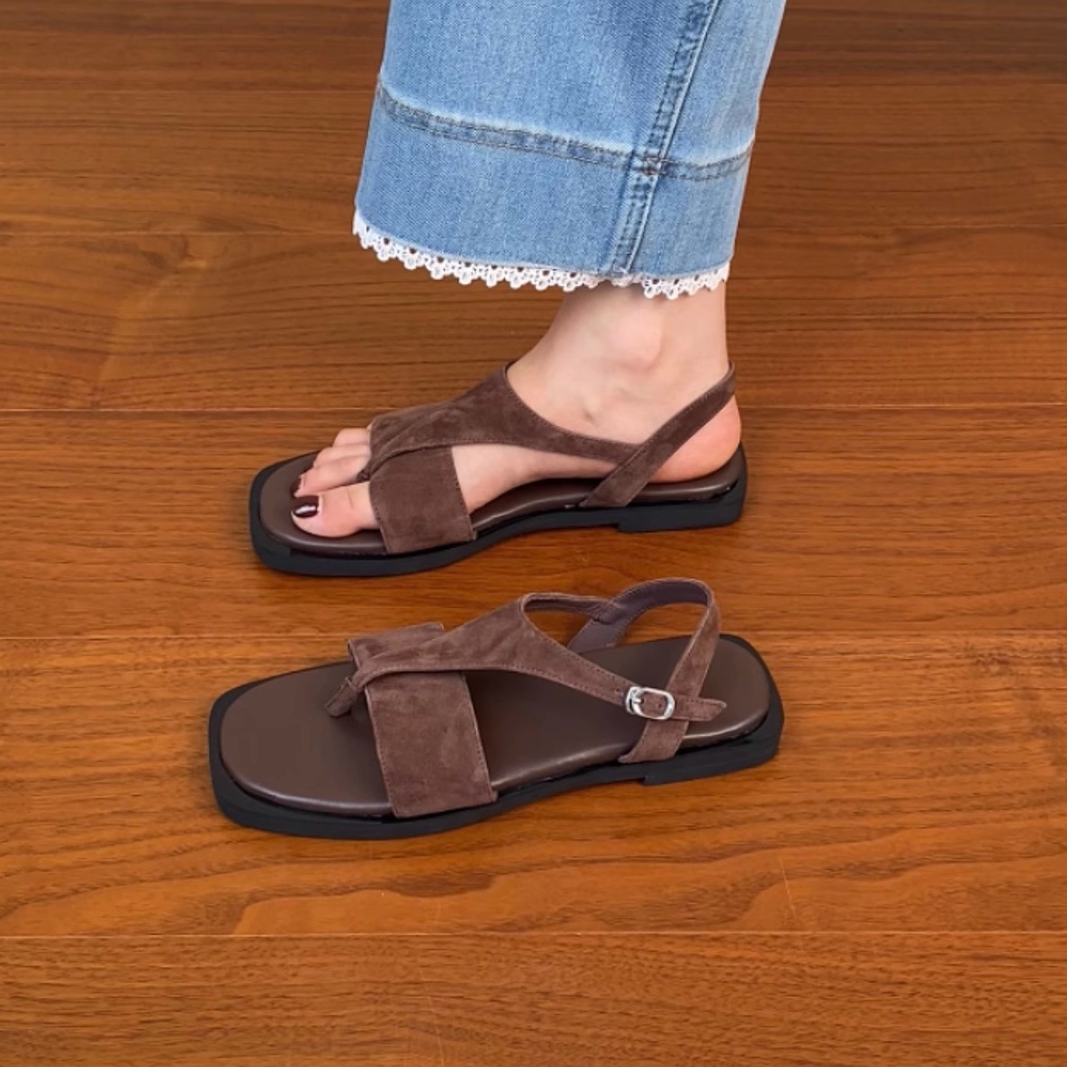 Women's Sanded Sheepskin Thong Flat Square-Toe Sandals - Versatile Open-Toe Roman Style for Summer 2025 Women's Sanded Sheepskin Thong Flat Square-Toe Sandals - Versatile Open-Toe Roman Style for Summer 2025