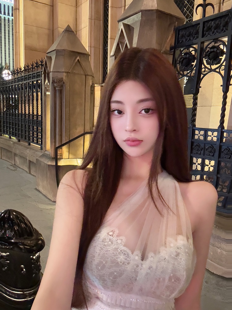 Women's Sexy Slim Fit Mesh Lace Camisole - Heavy Industry Neck-Hanging Design, Pure Desire Style, Y2K-Inspired Short Top Women's Sexy Slim Fit Mesh Lace Camisole - Heavy Industry Neck-Hanging Design, Pure Desire Style, Y2K-Inspired Short Top