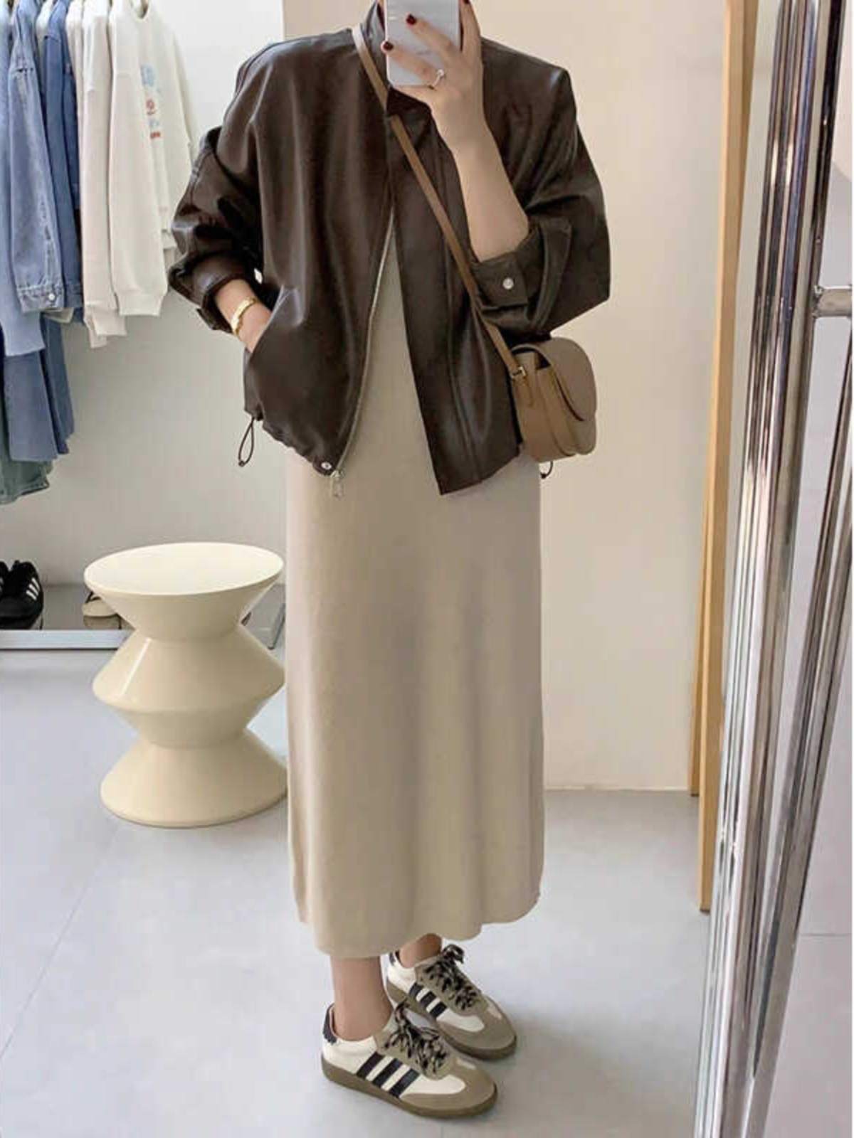 Women's Short White Leather Motorcycle Jacket - Trendy 2024 Spring Autumn Style for Petite Figures Women's Short White Leather Motorcycle Jacket - Trendy 2024 Spring Autumn Style for Petite Figures