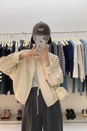 Women's Short White Leather Motorcycle Jacket - Trendy 2024 Spring Autumn Style for Petite Figures