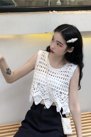 Women's Sleeveless Lace Crop Top - Retro Knitted Hollow-Out Design with Sexy Crochet Details, Perfect for Y2K and Summer Style