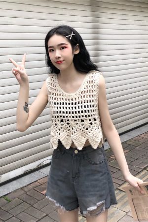 Women's Sleeveless Lace Crop Top - Retro Knitted Hollow-Out Design with Sexy Crochet Details, Perfect for Y2K and Summer Style