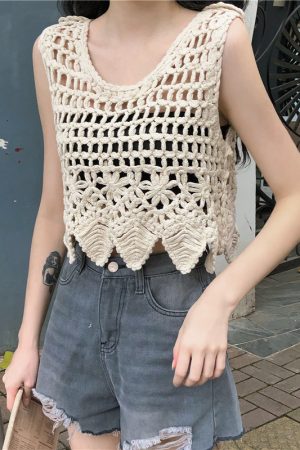Women's Sleeveless Lace Crop Top - Retro Knitted Hollow-Out Design with Sexy Crochet Details, Perfect for Y2K and Summer Style