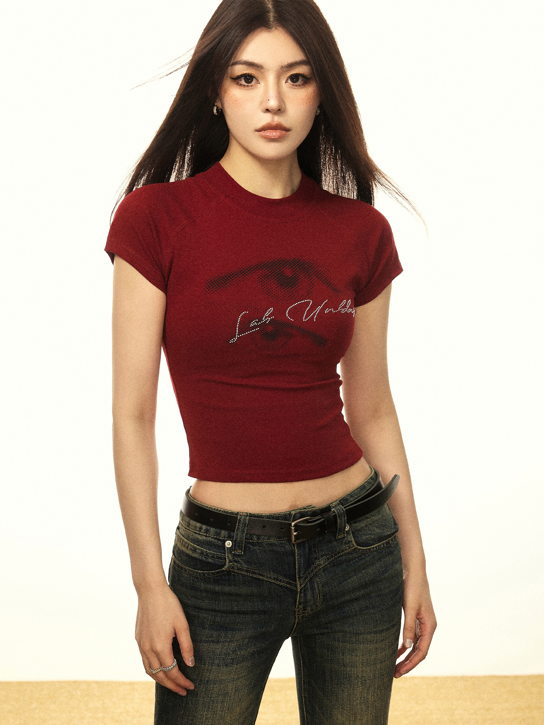 Women's Slim-Fit Cropped T-Shirt, American Style, Short Sleeve, Spicy Girl Design, Summer 2025 Fashion, Trendy Casual Top Women's Slim-Fit Cropped T-Shirt, American Style, Short Sleeve, Spicy Girl Design, Summer 2025 Fashion, Trendy Casual Top
