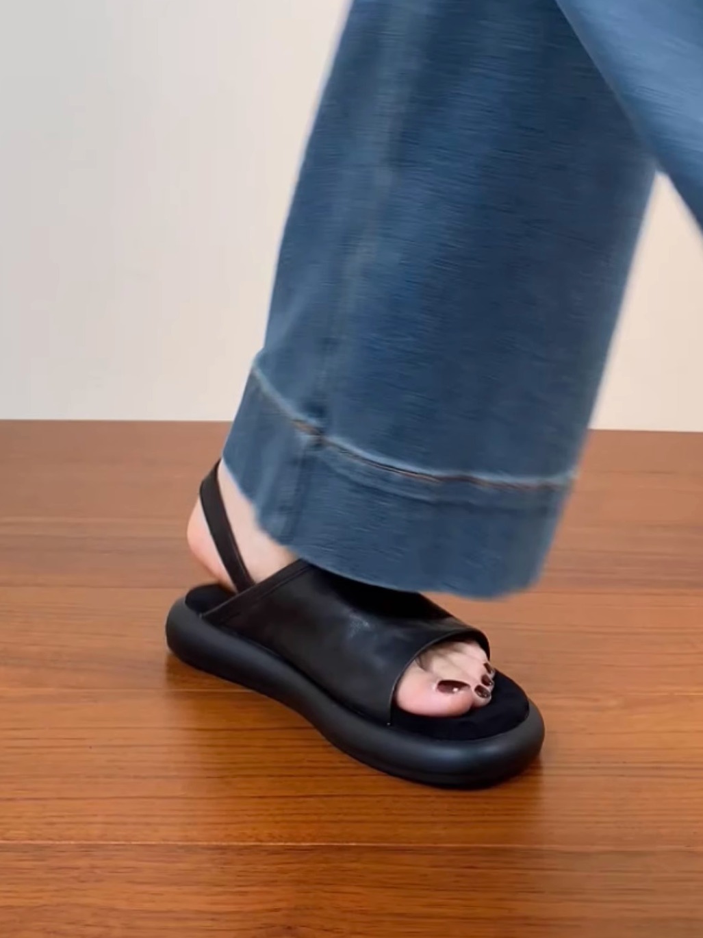 Women's Soft Comfortable Flat Open-Toe Sandals in Top Layer Cowhide - 2025 Summer Casual Footwear Women's Soft Comfortable Flat Open-Toe Sandals in Top Layer Cowhide - 2025 Summer Casual Footwear