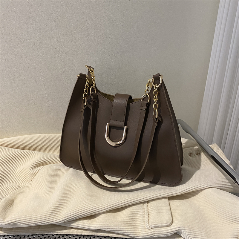 Women's Soft Leather Large Capacity Tote Bag with Chain Detail, Chic Handheld Shoulder Bag for Stylish Everyday Use Women's Soft Leather Large Capacity Tote Bag with Chain Detail, Chic Handheld Shoulder Bag for Stylish Everyday Use