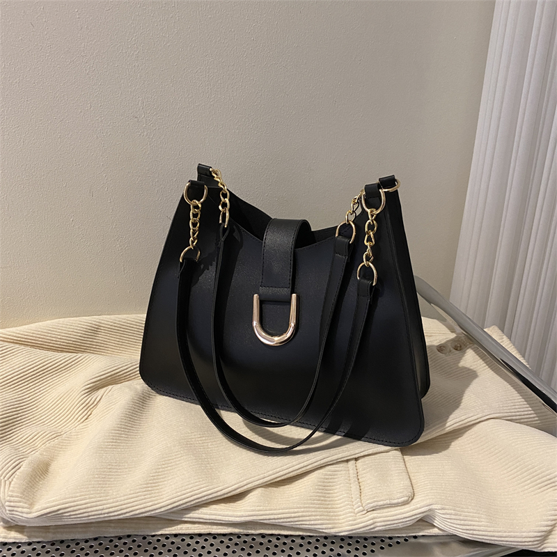 Women's Soft Leather Large Capacity Tote Bag with Chain Detail, Chic Handheld Shoulder Bag for Stylish Everyday Use Women's Soft Leather Large Capacity Tote Bag with Chain Detail, Chic Handheld Shoulder Bag for Stylish Everyday Use