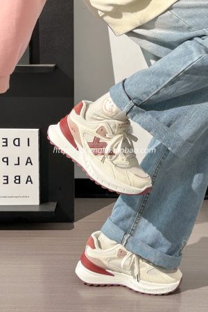 Women's Soft-Soled Mesh Sneakers - Breathable Little White Shoes, Versatile Summer 2025 Style, Trendy Dad Sneakers for Women