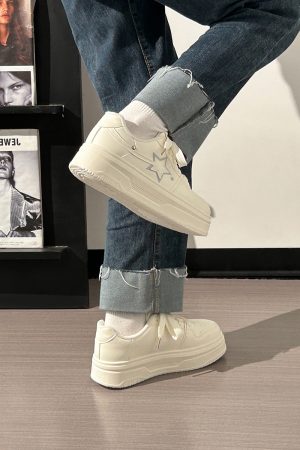 Women's Spring Thick-Soled White Sneakers, Versatile Minimalist Design, Niche Big Toe Shoes for a Trendy Look