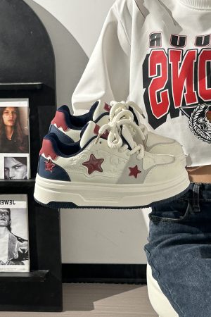 Women's Spring Thick-Soled White Sneakers, Versatile Minimalist Design, Niche Big Toe Shoes for a Trendy Look