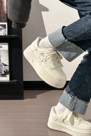 Women's Spring Thick-Soled White Sneakers, Versatile Minimalist Design, Niche Big Toe Shoes for a Trendy Look