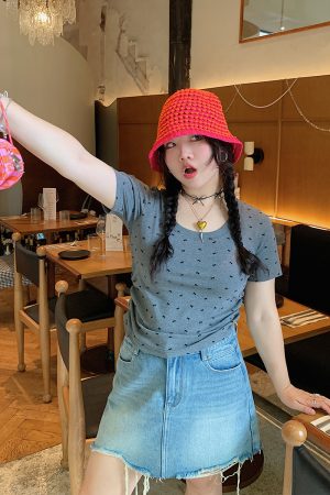 Women's Summer 2025 Short Sleeve Waist-Cinching Slim Fit T-Shirt - Stylish Casual Top for 90s and Y2K Inspired Looks