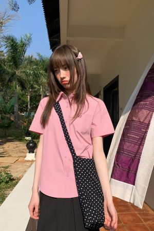 Women's Summer Short-Sleeve Shirt with Small Embroidery, Loose Fit, Slimming Design, High-End Casual Style