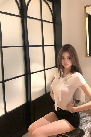 Women's Summer White Short Sleeve T-Shirt and Shawl Knitted Two-Piece Set, Lightweight, Holiday Fresh, Y2K Style