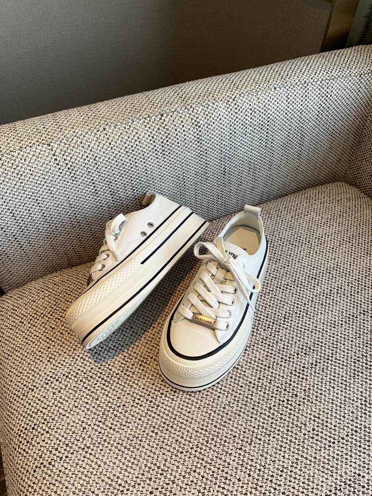 Women's Thick-Soled Genuine Leather Sneakers - Versatile College Style Casual Lace-Up Sports Shoes in White - 2025 Trend Women's Thick-Soled Genuine Leather Sneakers - Versatile College Style Casual Lace-Up Sports Shoes in White - 2025 Trend