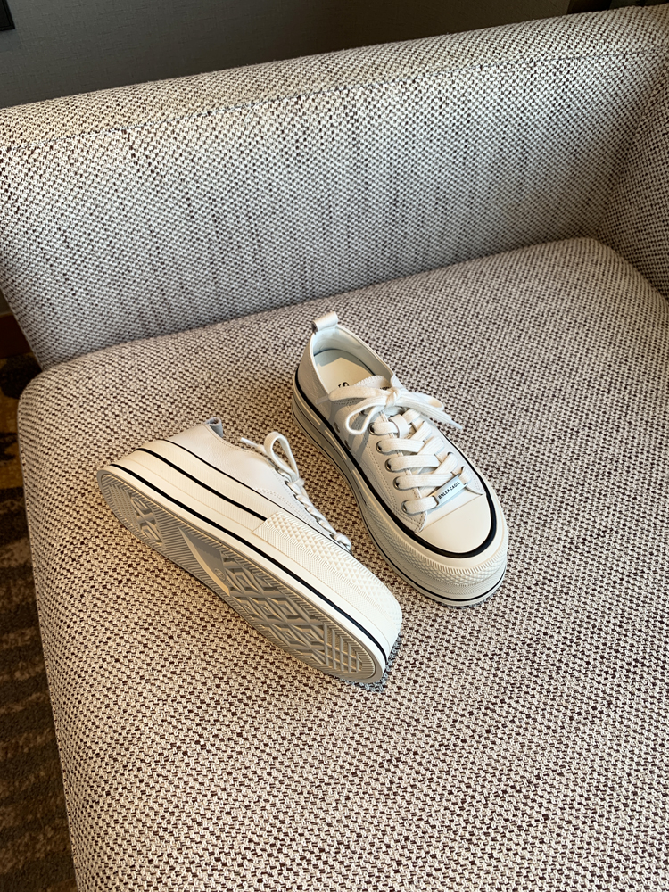 Women's Thick-Soled Genuine Leather Sneakers - Versatile College Style Casual Lace-Up Sports Shoes in White - 2025 Trend Women's Thick-Soled Genuine Leather Sneakers - Versatile College Style Casual Lace-Up Sports Shoes in White - 2025 Trend