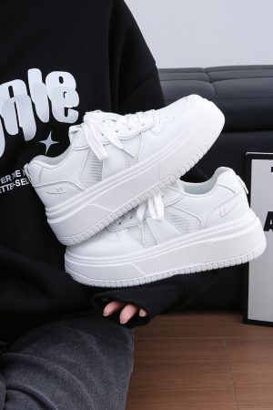 Women's Thick-Soled White Shoes, Breathable Retro Korean Style Big Toe Design, Height-Increasing Versatile Bread Shoes