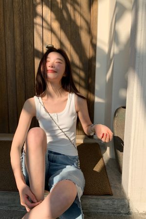 Women's U-Neck Half-Open Button Vest - Slim Fit Spring/Summer Top for Flattering Layering, Trendy Casual Style