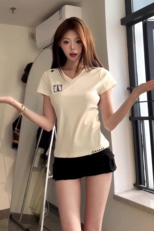 Women's V-Neck Spicy Girl T-Shirt - 2025 Summer White Casual Short Sleeve Slimming Top, American Style Versatile Fashion