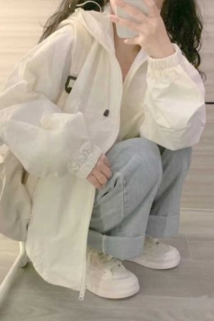 Women's Vintage Chic Lightweight White Sun Protection Jacket with Hood, Short Cardigan for Junior High and High School Students