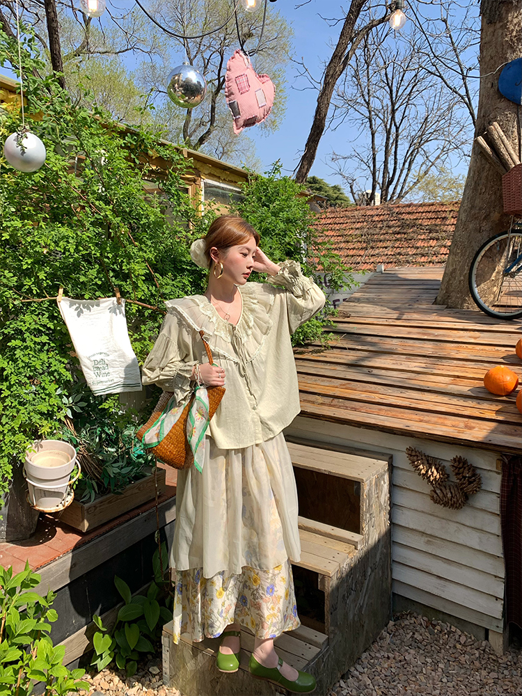 Women's Vintage Green Ruffled Linen Shirt and Floral A-Line Skirt Set - Summer Fashion, Boho Style, Perfect for 90s Inspired Looks Women's Vintage Green Ruffled Linen Shirt and Floral A-Line Skirt Set - Summer Fashion, Boho Style, Perfect for 90s Inspired Looks