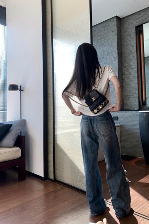 Women's Vintage Loose Ripped Straight Leg Jeans in Yuppie Casual Style - Summer 90s Vibe