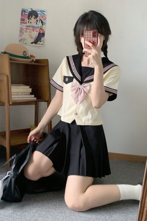 Women's Waist-Defined Sailor Suit Uniform Set - Camellia & Book Custard Short Sleeve College Style Summer Fashion