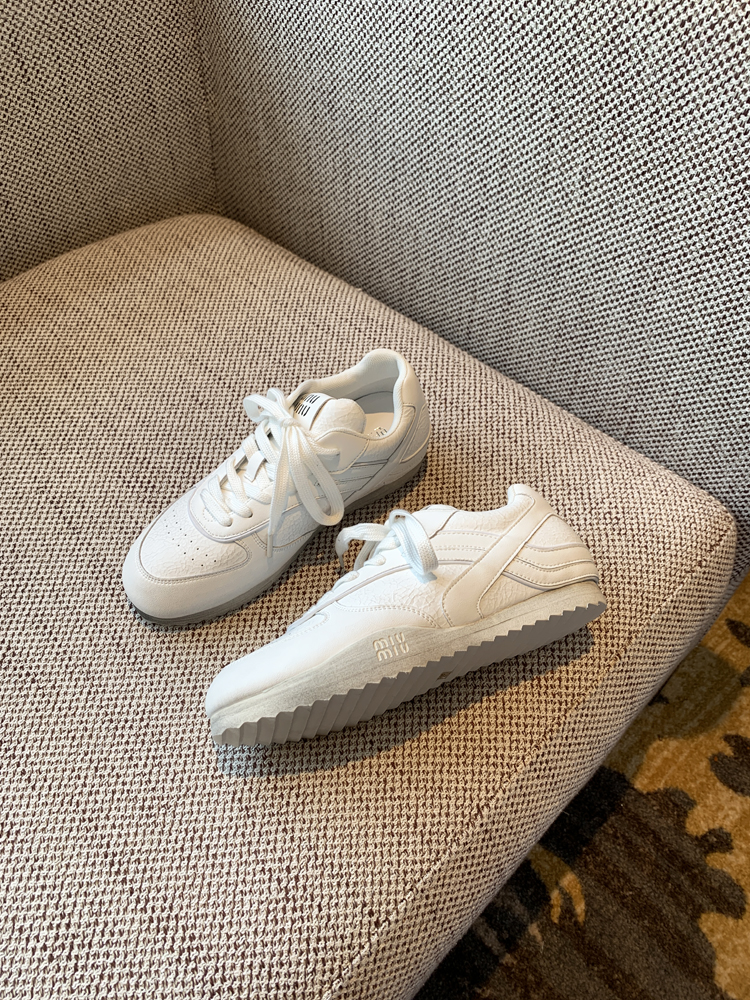 Women's White Genuine Leather Sneakers - Retro 2025 Training Shoes, Lightweight Thick Sole, Non-Slip Casual Sports Footwear Women's White Genuine Leather Sneakers - Retro 2025 Training Shoes, Lightweight Thick Sole, Non-Slip Casual Sports Footwear