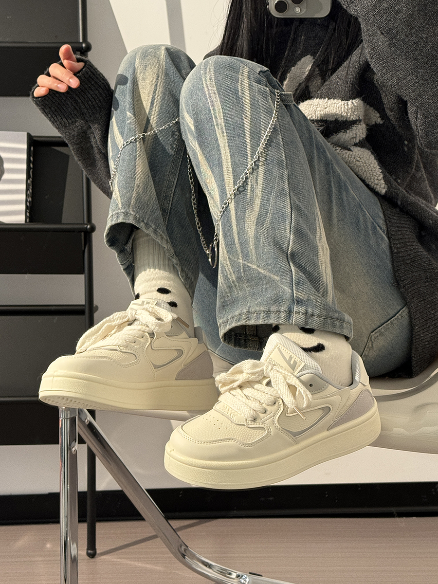 Women's White Sneakers 2025 - Breathable Simple Board Shoes for Students, Korean Style, Versatile Casual Footwear, Trendy INS Fashion Women's White Sneakers 2025 - Breathable Simple Board Shoes for Students, Korean Style, Versatile Casual Footwear, Trendy INS Fashion