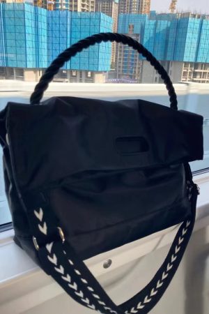 Women's Wide Strap Crossbody Bag - Versatile High-End Messenger Tote for Commuting - 2025 Fashion Trend
