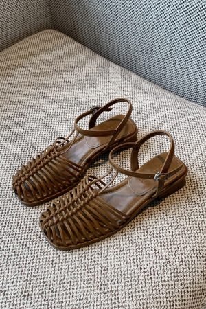 Women's Woven Closed-Toe Sandals 2025 Summer Korean Style Breathable Hollow Roman Commuter Shoes for Versatile Fashion