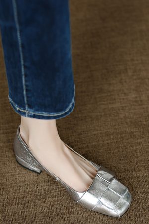 Woven Square-Toe Slip-On Flat Shoes for Women â€“ Slimming Design, Shallow Mouth Style, Trendy Italian Aesthetic, Perfect for Everyday Wear