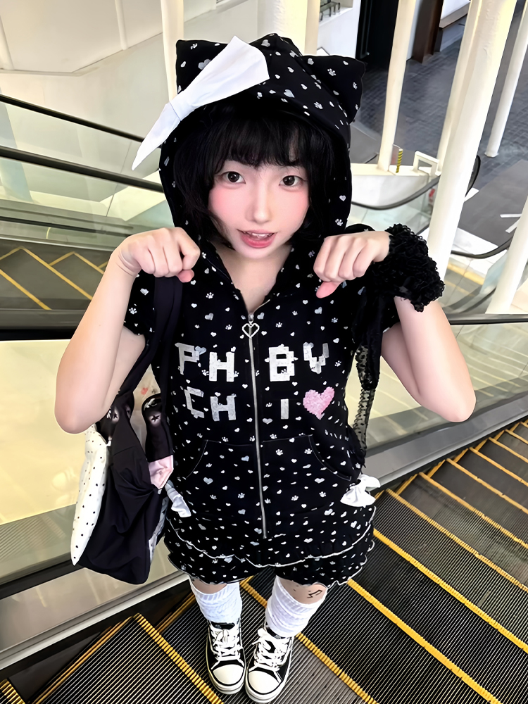 Y2K Bubble Sleeve Hooded T-Shirt and Shorts Set for Women - Trendy Summer Subculture Look Y2K Bubble Sleeve Hooded T-Shirt and Shorts Set for Women - Trendy Summer Subculture Look