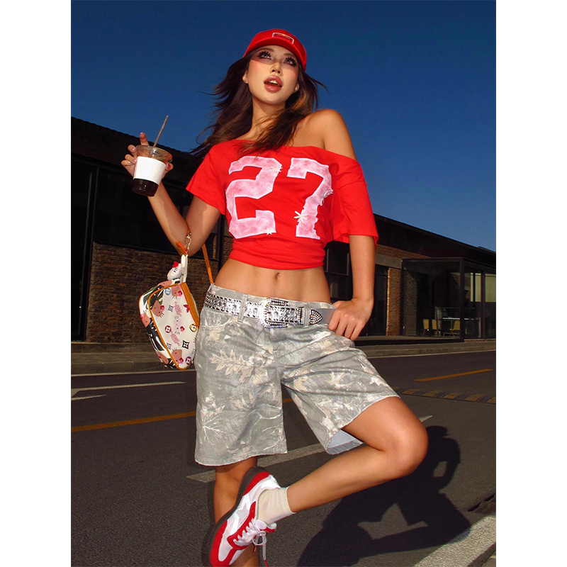 Y2K Off-Shoulder Red T-Shirt for Summer, Loose Fit Short-Sleeve Top with Digital Print, Spicy Girl American Style Y2K Off-Shoulder Red T-Shirt for Summer, Loose Fit Short-Sleeve Top with Digital Print, Spicy Girl American Style