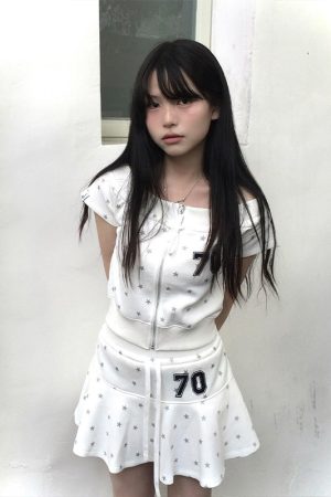 Y2K Summer Star Print Off-Shoulder Top & Slim-Fit Skirt Two-Piece Sports Suit for Women - American Style Sweet & Spicy Look