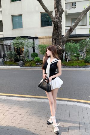 Zhang Yuanying College Vest Shawl Two-Piece Set - Stylish Layered Look for Casual Y2K Fashion